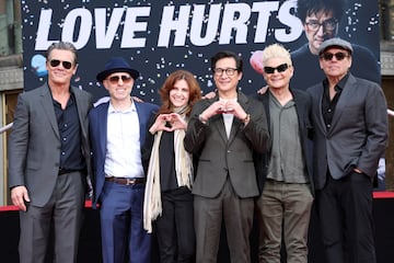 "The Goonies" cast members Josh Brolin, Joe Pantoliano, Kerri Green, and Corey Feldman, and writer Chris Columbus pose with actor Ke Huy Quan on the day he places his handprints in cement during a ceremony at TCL Chinese Theatre, in Hollywood, Los Angeles, U.S., February 3, 2025. REUTERS/Mario Anzuoni