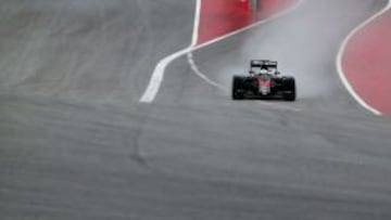 Vettel acaba primero en los test de lluvia de Pirelli