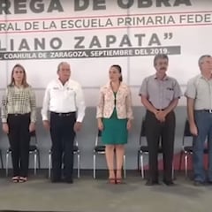 Maestro en Coahuila confunde Juramento a la Bandera con Padre Nuestro