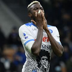 Osimhen vuelve a contagiarse después de su cumpleaños