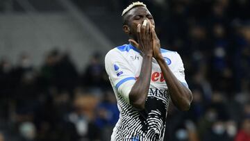 Osimhen vuelve a contagiarse después de su cumpleaños