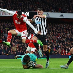 Arteta choca con el muro de Howe