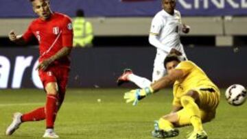 Guerrero se inspira y lleva a Perú a semifinales ante Chile