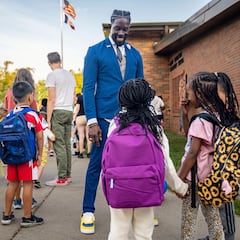 ICE detiene a exatleta olímpico que trabajaba como superintendente escolar en Iowa