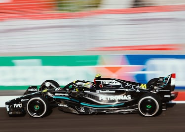 Lewis Hamilton durante el Gran Premio de Azerbaiyán.