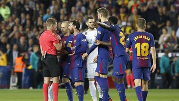 06/05/18 PARTIDO PRIMERA DIVISION CLASICO
BARCELONA - REAL MADRID
EXPULSION SERGI ROBERTO TARJETA ROJA PROTESTAS
MESSI ARBITRO HERNANDEZ HERNANDEZ