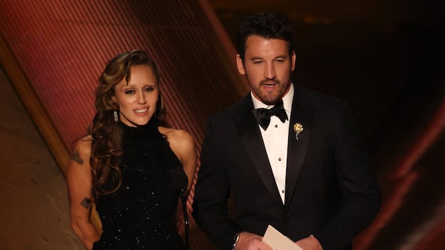 El increíble cambio físico de Miley Cyrus en los Oscars 2025 que es tendencia: “¿Qué ha pasado con su cara?”