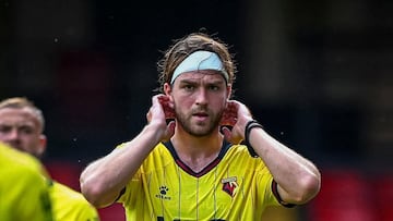 Sierralta sorprende, deja Inglaterra y ya tiene nuevo club: inesperado