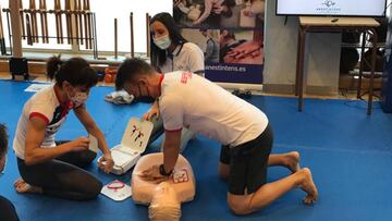 La élite del kárate español
recibe una clase de protección