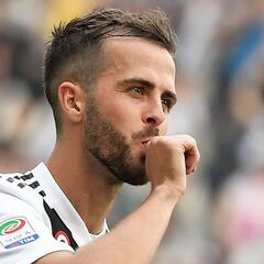 Real Madrid y Barcelona luchan por el fichaje de Pjanic