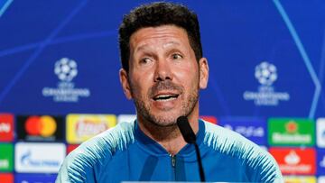 GRAF7542. MADRID, 27/11/2018.- El entrenador del Atlético de Madrid, el argentino Diego Simeone, durante la rueda de prensa ofrecida en el Estadio Wanda Metropolitano de Madrid en la víspera del partido de Liga de Campeones que enfrenta a su