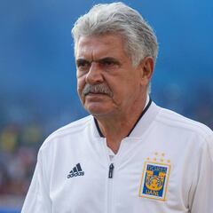 'Tuca' Ferretti se queja de la cancha del Monterrey