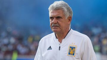 Ricardo Ferretti dirigiendo a Tigres en la liguilla del Clausura 2019.