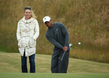 Dos de los deportistas con m芍s talento en sus respectivas disciplinas tambi谷n ser芍n recordados por su relaci車n. Tiger es el segundo jugador de la historia con m芍s Majors (15) y la ya retirada Lindsey es campeona ol赤mpica, mundial dos veces y ha ganado cuatro veces la copa del mundo de esqu赤. Ambos se conocieron en 2012 y comenzaron una relaci車n en 2013. Su amor dur車 dos a?os. Separaron sus caminos de manera amistosa.