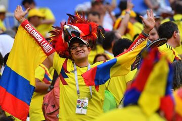 La afición colombiana anima a su selección desde el Samara Arena.
