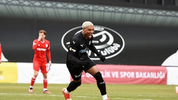 Junior Fernandes comienza como goleador en Turquía