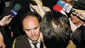 <B>EXPECTACIÓN.</B> No se divulgó la hora de llegada, pero multitud de medios esperaban a Gasol en El Prat.