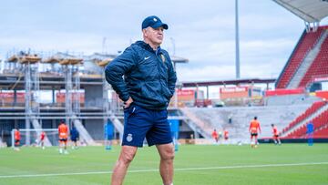 Javier Aguirre en un entrenamiento en el Estadio de Son Moix.