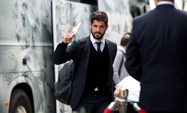 Real Madrid receive offer from Spurs for Isco