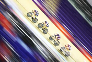 El equipo francés durante una sesión de práctica en Sir Chris Hoy Velodrome. 