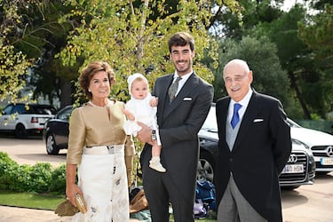 Marta Pombo y Luis Zamalloa se dan el s, quiero rodeados de familiares e influencers