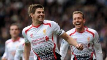 Gerrard hace líder al Liverpool