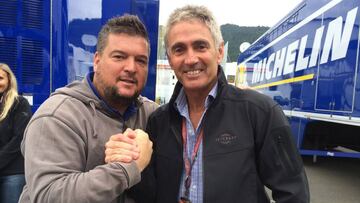 Mick Doohan junto al enviado especial de AS a los grandes premios Mela Ch¨¦rcoles.