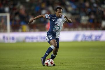 El jugador ecuatoriano hizo su debut profesional en 2011, llegando a las filas del Pachuca en 2019 donde a la fecha, mantiene una discreta participación.