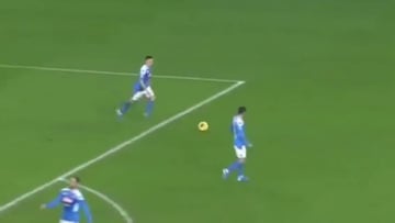 La insólita jugada del Napoli que no se ve ni en amateurs