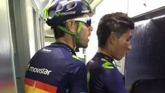 Nairo Quintana se limpia su brazo derecho despu&eacute;s de la ca&iacute;da en la sexta etapa del Tour.