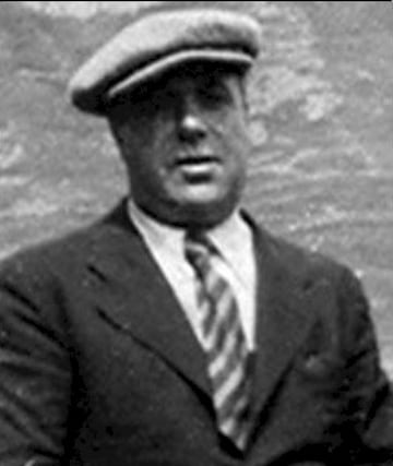 Ocupó el banquillo del Real Madrid entre 1939 y 1941.