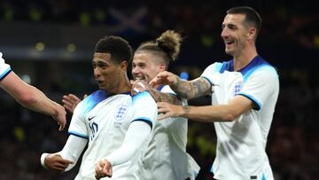 Jude Bellingham y Lewis Dunk, jugadores de Real Madrid y Brighton, celebran el gol del centrocampista ingl谷s ante Escocia.