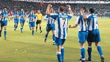 <b>APOTEOSIS</b>. El delirio de Riazor con la remontada ante el Milán no ha dejado indiferente a la Europa futbolística. Valerón, Pandiani y Andrade se han llevado los elogios de una noche histórica.