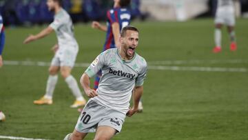 Canales anota el 4-3.