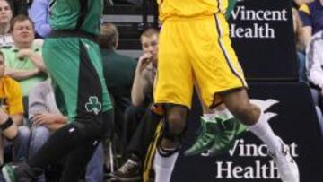 Andrew Bynum, durante el partido de su debut con los Pacers ante los Celtics. 