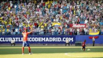 La afición rojiblanca, volcada con Jackson.