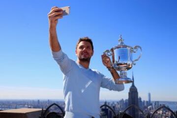 Selfie de Stan Wawrinka con el trofeo del US Open.