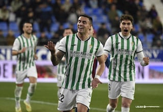 El Córdoba remonta en El Alcoraz y sueña con el ‘playoff’