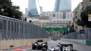 Varios monoplazas durante la calificaci¨®n del GP de Europa en Bak¨².