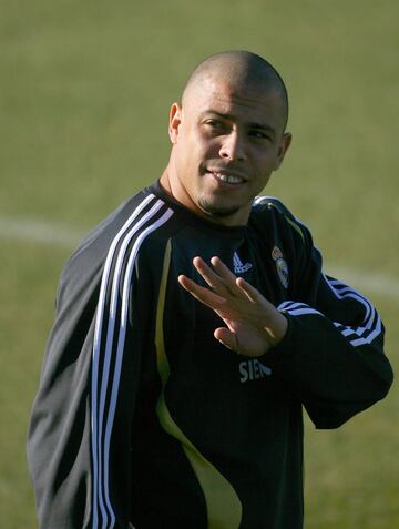 Se fue en el mercado de invierno de 2007. Sus constantes lesiones lastaron su ¨²ltimo a?o blanco y en el Madrid ya estaba Ruud Van Nistelrooy que ejerc¨ªa el papel de goleador que tuvo el brasile?o.