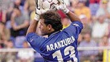 <b>PROTAGONISTA</B>. Aranzubía se echó al Athletic a su espalda ante la falta de acierto de todo el equipo. Lo paró casi todo.