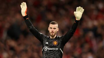 El que fuera internacional español está sin equipo desde junio cuando acabó su contrato con el Manchester United. El madrileño ha sonado para volver a los que fueron sus dominios bajo palos en Old Trafford tras las más que irregulares actuaciones de Onana. La afición de los ‘red devils’ se lo ha pedido. En la Premier no le pierden de vista y el Newcastle también surgió como un posible destino tras la lesión de Pope. Arabia Saudí parece un destino lejano para el meta.