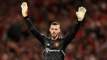 El que fuera internacional español está sin equipo desde junio cuando acabó su contrato con el Manchester United. El madrileño ha sonado para volver a los que fueron sus dominios bajo palos en Old Trafford tras las más que irregulares actuaciones de Onana. La afición de los ‘red devils’ se lo ha pedido. En la Premier no le pierden de vista y el Newcastle también surgió como un posible destino tras la lesión de Pope. Arabia Saudí parece un destino lejano para el meta.