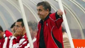 <b>RECAMBIO. </b>Quique Hernández llega al banquillo del Huesc a.