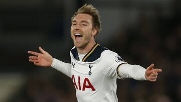 El centrocampista del Tottenham, Christian Eriksen, se deja querer por el Barcelona.