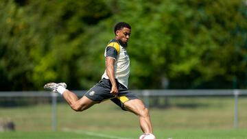 Marcelino lanza un guiño a Danjuma: “Su actitud es encomiable”