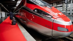 Train of railway operator Iryo on the tracks during the company's presentation at Atocha station, September 15, 2022, in Madrid (Spain). Iryo, Spain's private high-speed rail operator, has presented its commercial proposal and is offering the opportunity to visit the inside of its trains. This action will end with a tasting of the menu that travelers will be able to find on board from November, when it starts operations. With an initial investment of more than 1,000 million euros, Iryo aims to redefine the High Speed in our country, betting on digitization and sustainability. With this proposal, the operator expects to generate around 2,600 direct jobs and attract 50 million passengers to Alta Velocidad.
15 SEPTEMBER 2022;TRANSPORTATION;TRAIN;HIGH SPEED;RAILWAY;CREW
Carlos Luján / Europa Press
15/09/2022