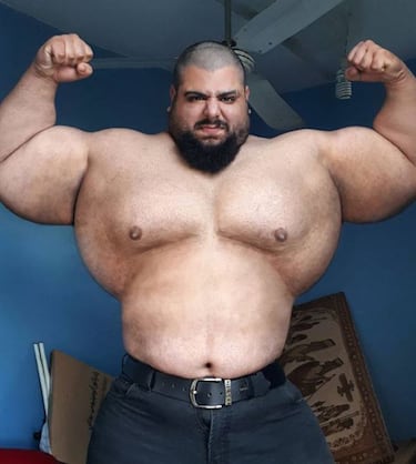 Gracias a sus 1,86 centmetros y 176 kilogramos se ha ganado el mote de el 'Hulk Iran'. Adems de por su fsico, Sajad Gharibi es conocido por sus buenas acciones con los ni?os de su pas que se encuentran en campos de refugiados.