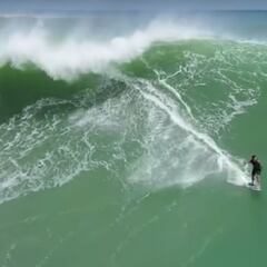 Uluwatu coge el relevo de las olas gigantes de verano