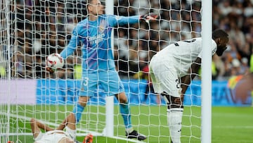 Lunin y Rüdiger, del Real Madrid.